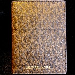 Michael Kors Jet Set Travel Passport Wallet
